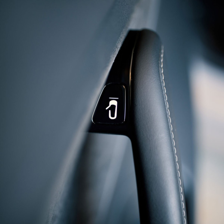 Varningsetiketter för dörrar - Tesla Model 3 och Y