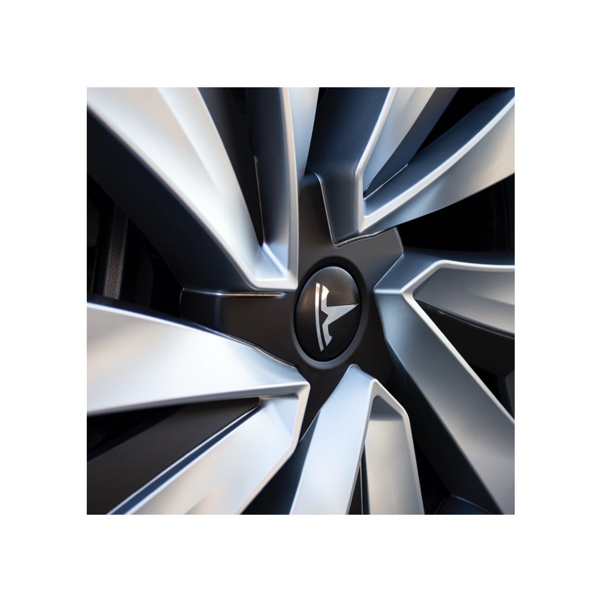 Set de 4 ornamente de roți Helix de 19" pentru Tesla Model Y Juniper 2025+
