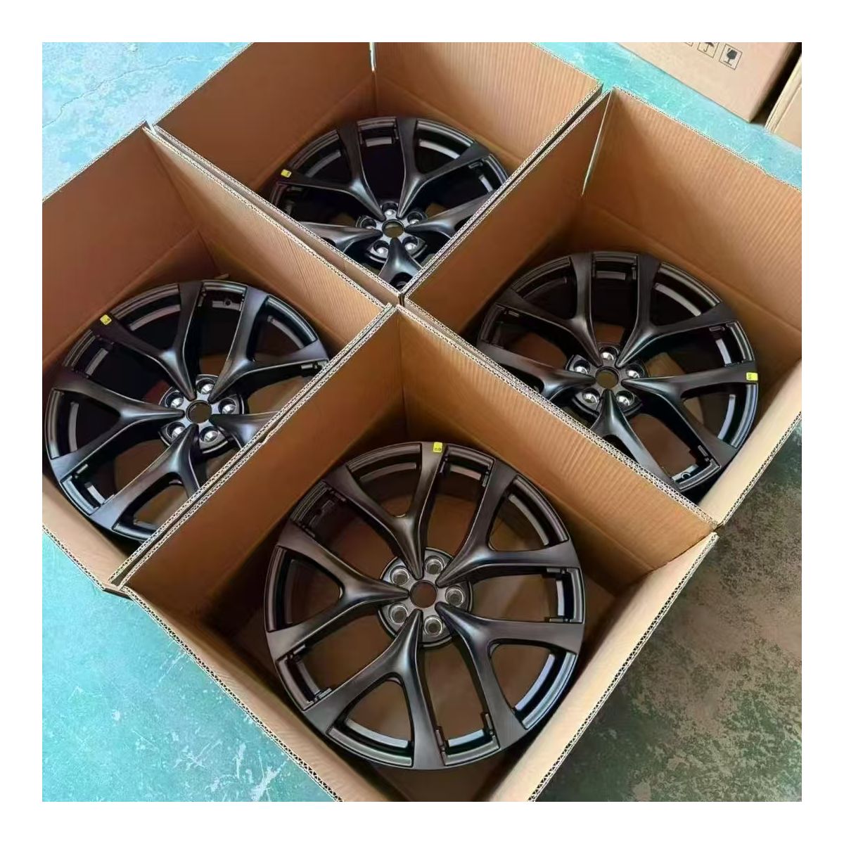 Kopio tuotteesta CrossFlow 19-tuumaiset OEM-vanteet Tesla osoitteeseen Model Y