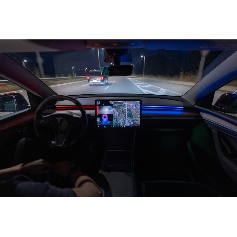 S3XY Strip - Enhance - Intelligenter RGB-Lichtstreifen für Tesla Model 3 und Y