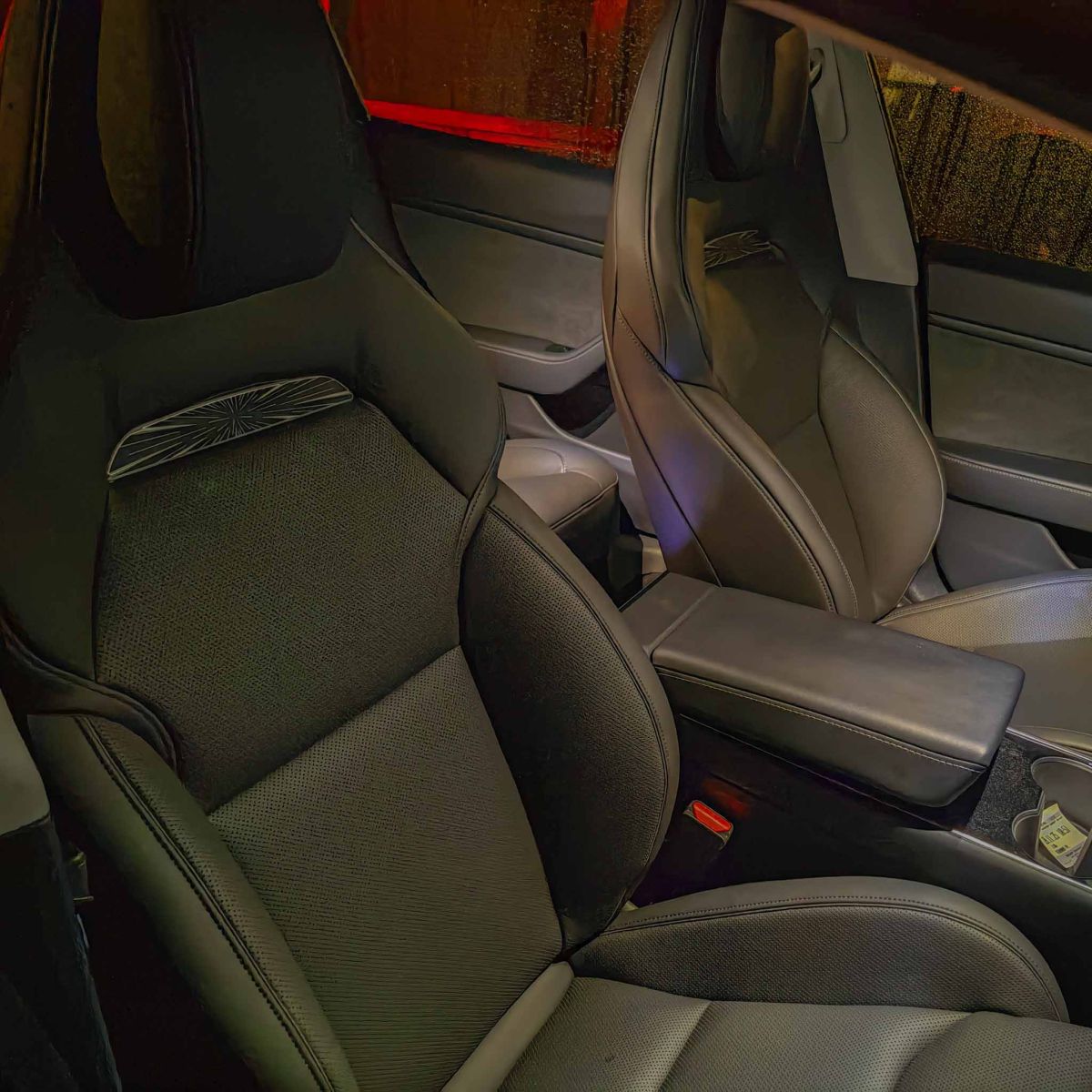 Sportstoelen voor Tesla Model 3 en Tesla Model Y