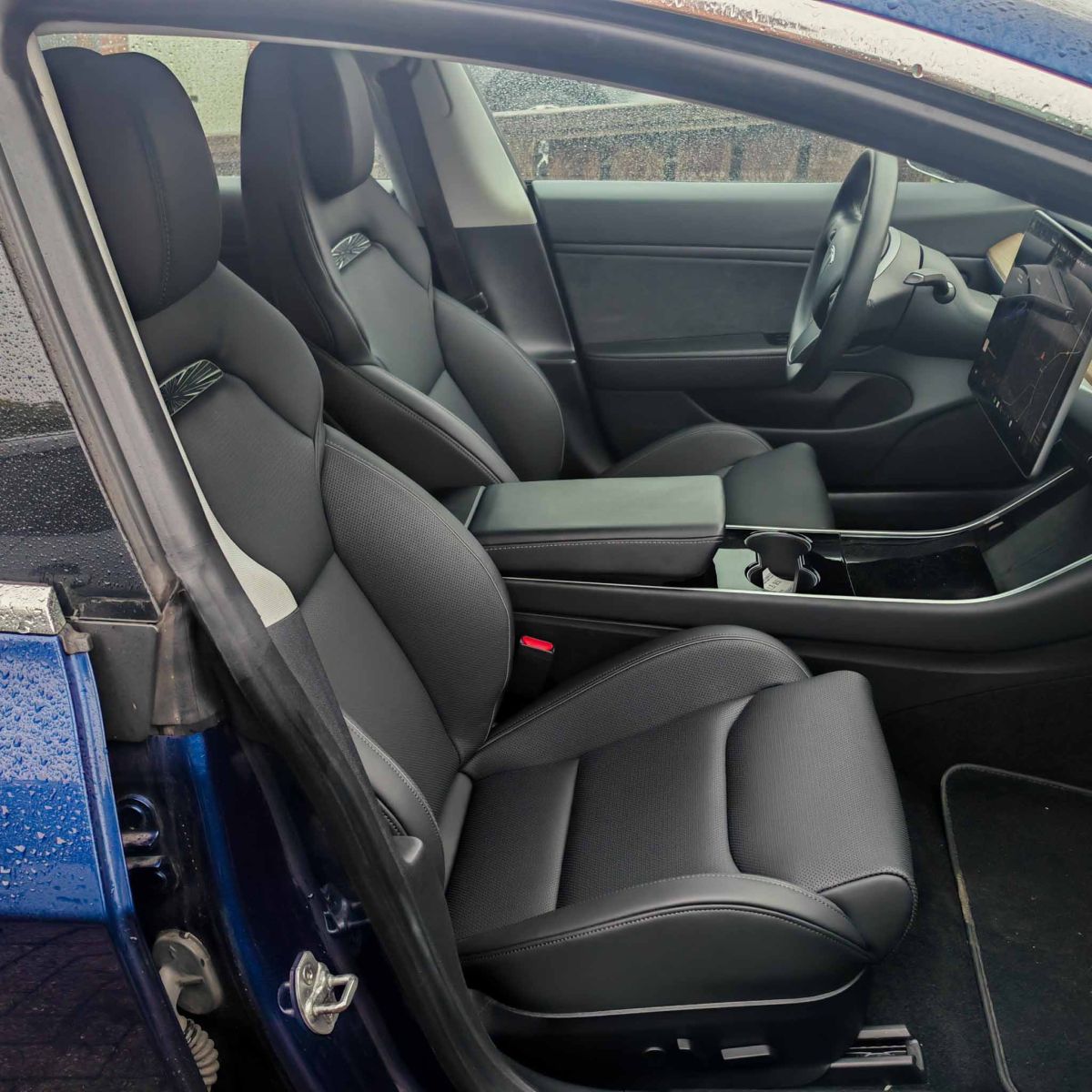 Sportstoelen voor Tesla Model 3 en Tesla Model Y