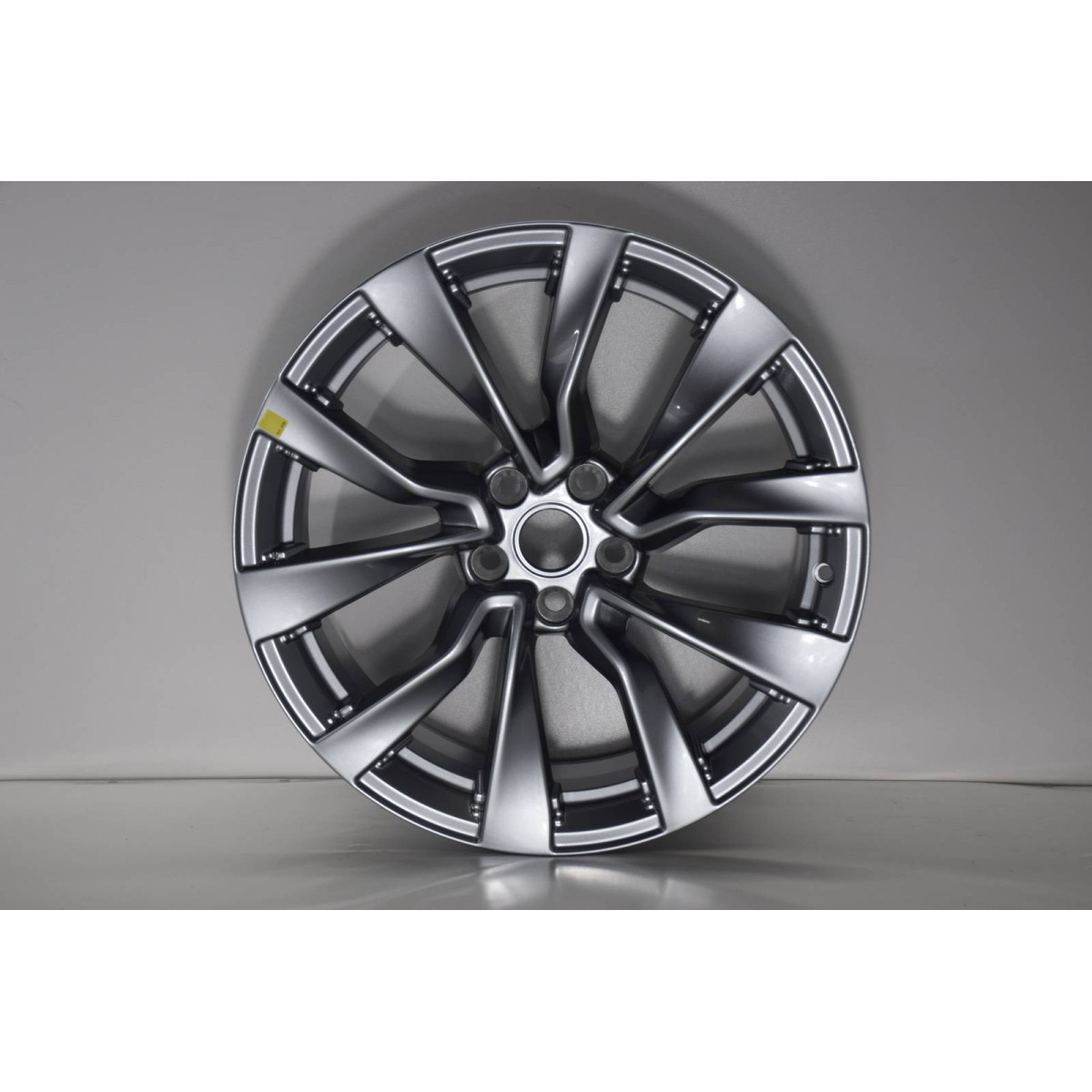 Originálne (OEM) 19" disky Nova Helix (predaj po kusoch) pre Tesla Model 3 Highland 2024+