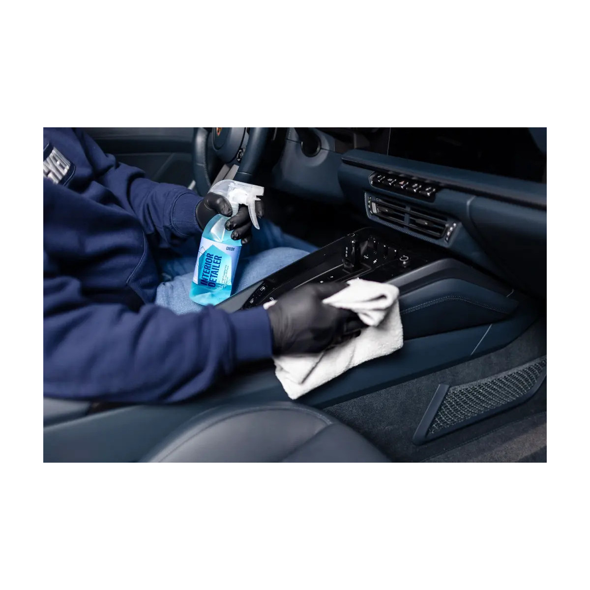 Curățarea interiorului - GYEON Q²M InteriorDetailer