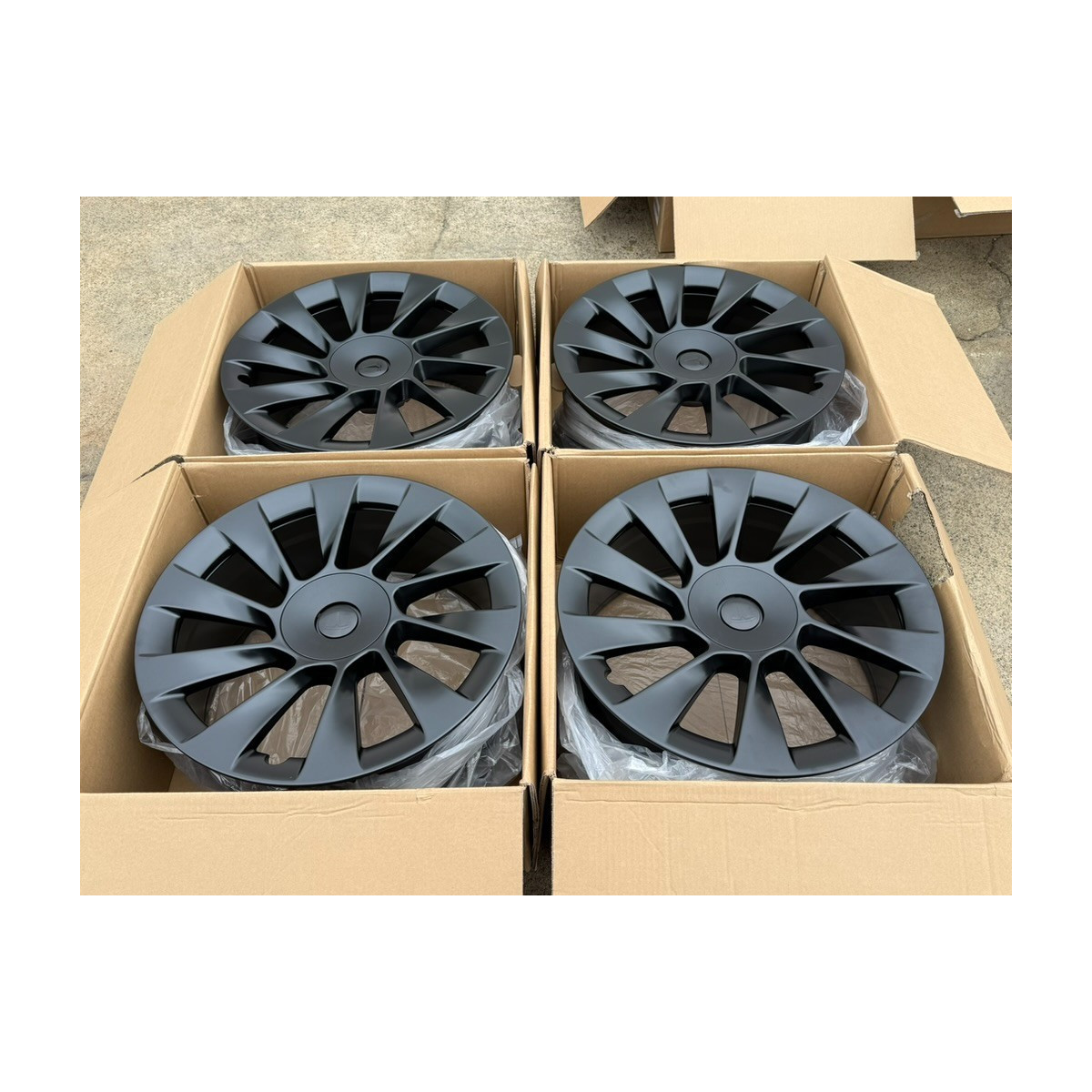 Originálne (OEM) 20-palcové disky Induction pre Tesla Model Y