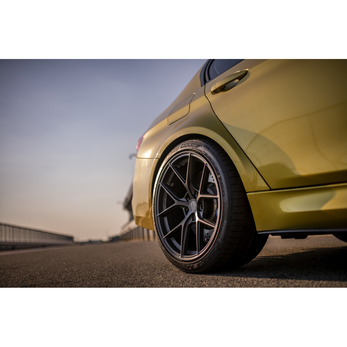 Sada 4 diskov Japan Racing JR SL01 pre Tesla Model 3