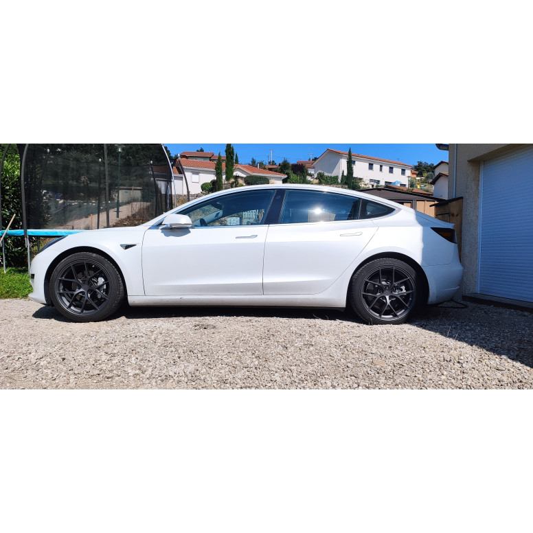 Sada 4 diskov Japan Racing JR SL01 pre Tesla Model 3