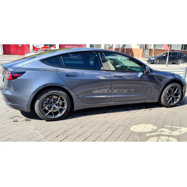 Sada 4 diskov Japan Racing JR SL01 pre Tesla Model 3