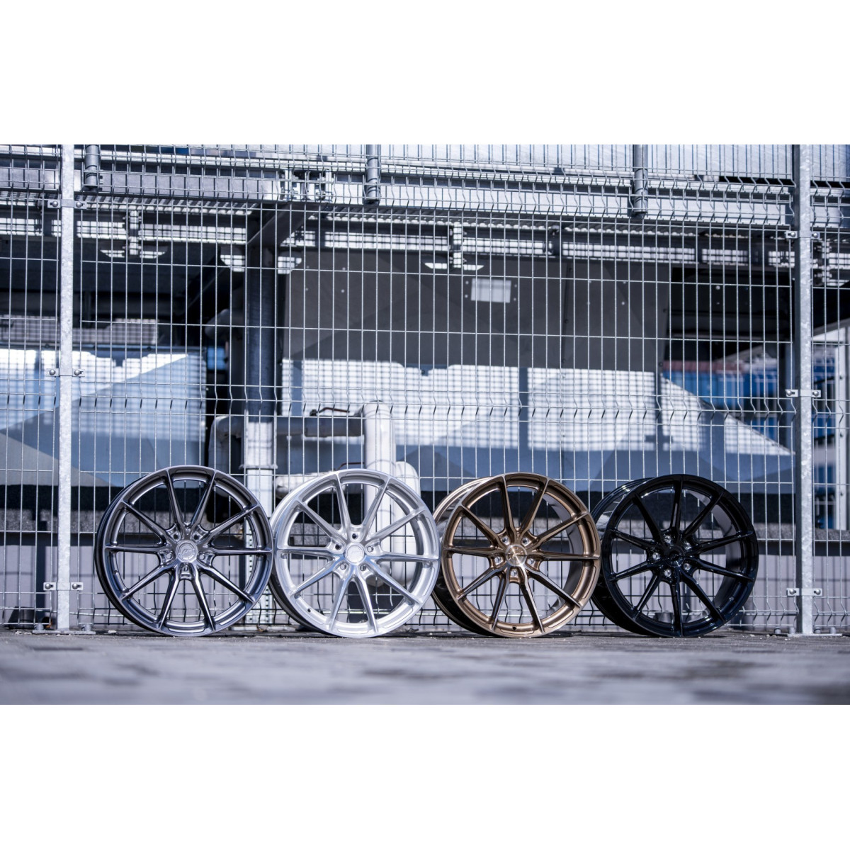 Set di 4 cerchi Japan Racing JR37 per Tesla Model 3