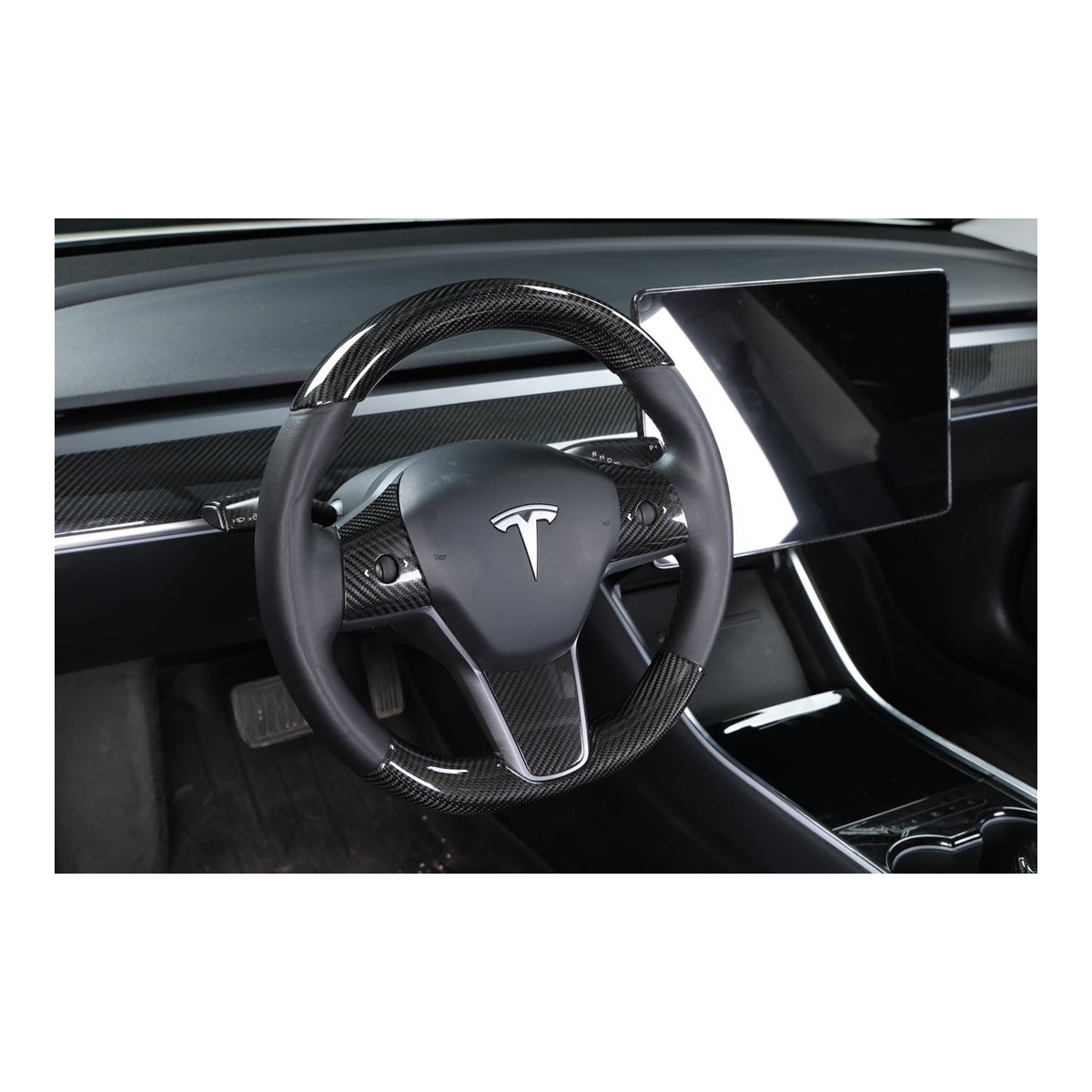 Inserție din carbon pentru partea inferioară a volanului - Tesla Model 3 și Y