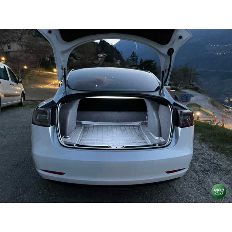 Listwa LED do oświetlenia bagażnika - Tesla Model 3