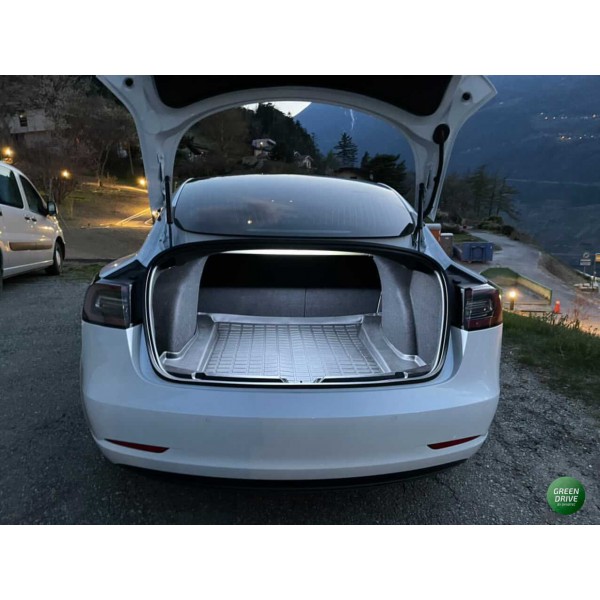 LED-takavalo - Tesla Model 3