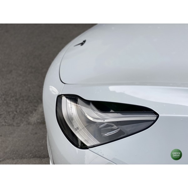 Front headlight insert for Tesla Model 3 and Model Y