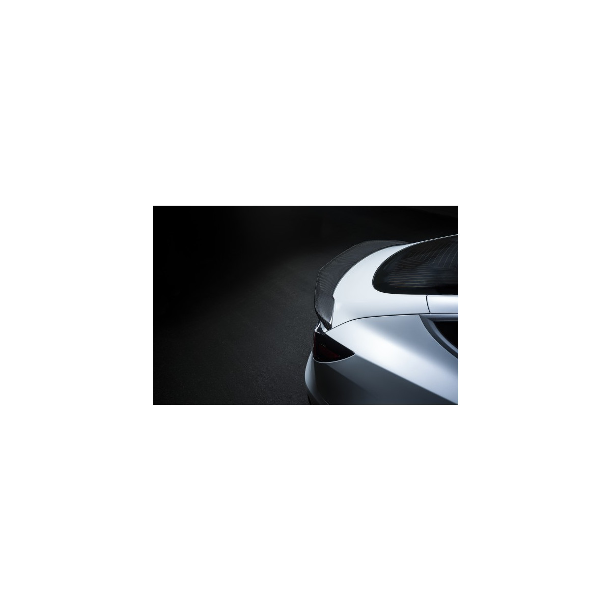 Spoiler din carbon VORSTEINER - TESLA MODEL 3