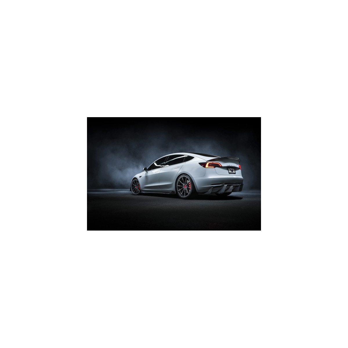 Spoiler din carbon VORSTEINER - TESLA MODEL 3