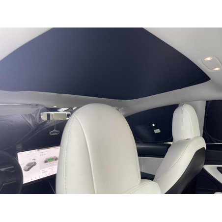 Sivuikkunan varjostin retkeilyyn - Tesla Model 3