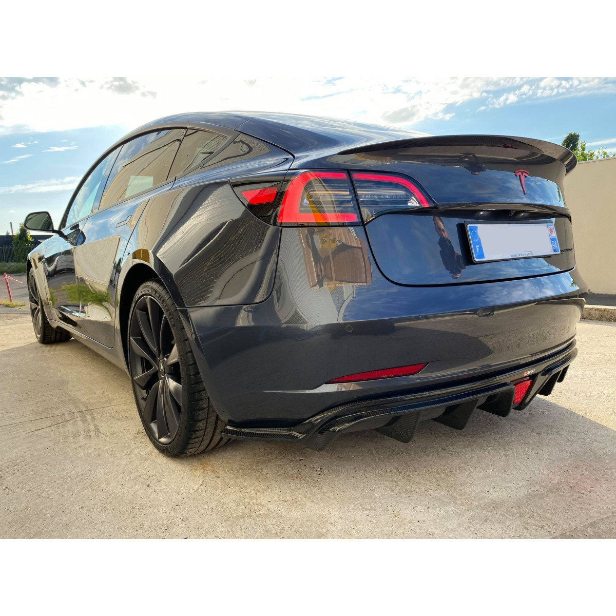 Tylny dyfuzor z włókna węglowego CMST® - Tesla Model 3