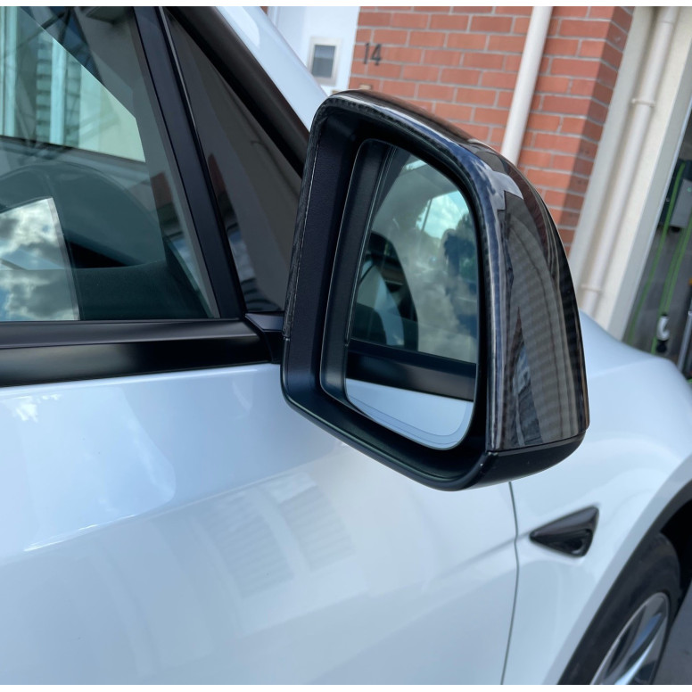 Karbónové kryty zrkadiel Tesla Model Y 2022-2024