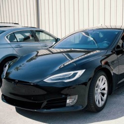 Chroom verwijderen - Tesla Model S