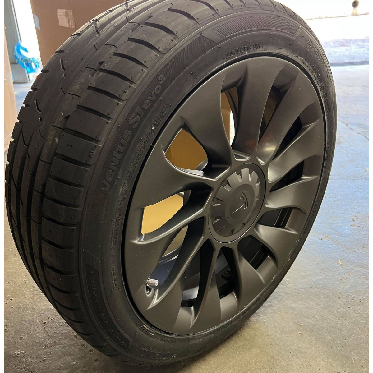 Zestaw 4 replik kutych felg Uberturbine - Tesla Model S , X, 3 i Y