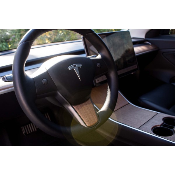 Inserción volante de madera para Tesla Model 3 y Model Y