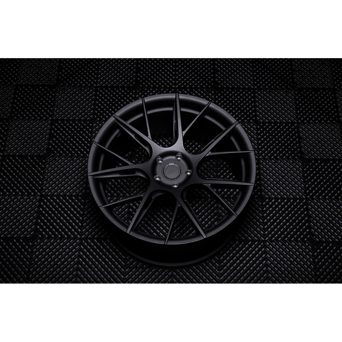 Set di 4 cerchi Japan Racing JR 42 FlowForming per Tesla Model Y