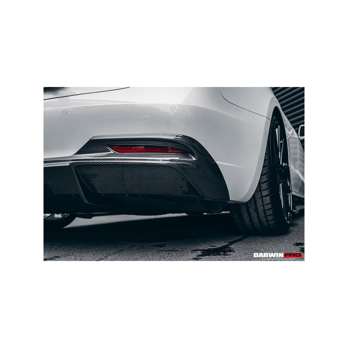 Kit de difusor trasero de carbono DarwinProAERO V1 para Tesla Model 3
