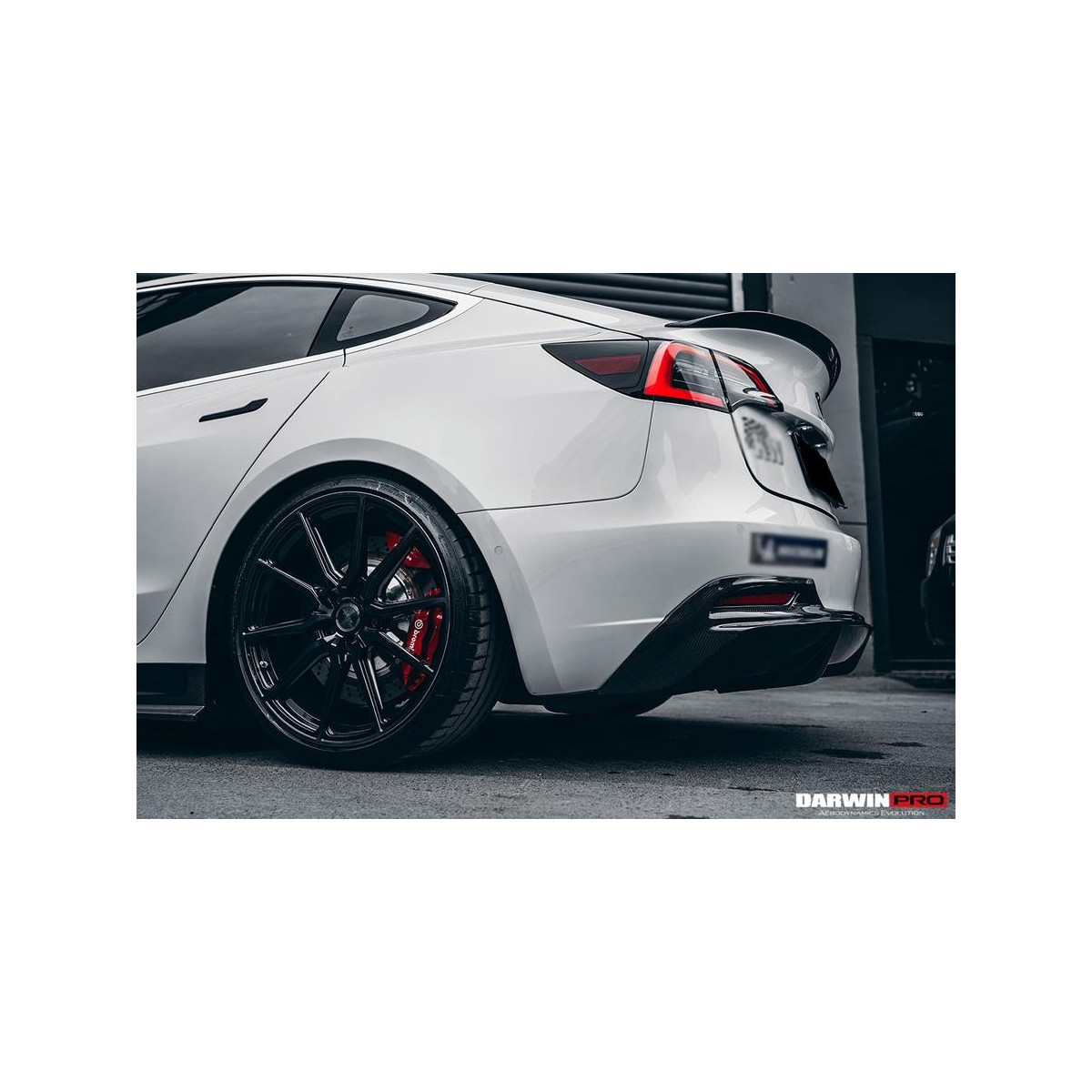 Kit de difusor trasero de carbono DarwinProAERO V1 para Tesla Model 3
