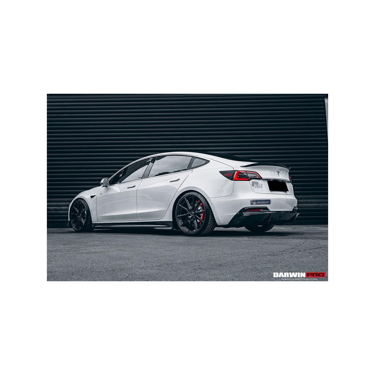 Karbónový zadný difúzor bodykitu DarwinProAERO V1 pre Tesla Model 3