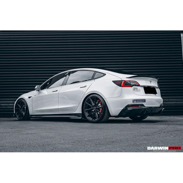 Karbónový zadný difúzor bodykitu DarwinProAERO V1 pre Tesla Model 3