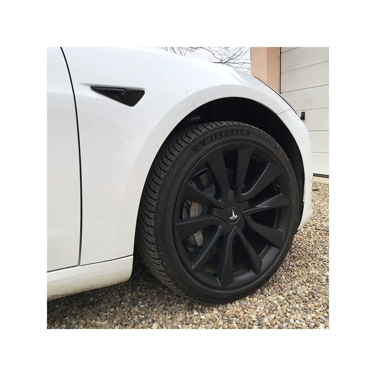 Tesla Model 3 Tesla Sada 4 19" alebo 20" športových kolies - a Model Y