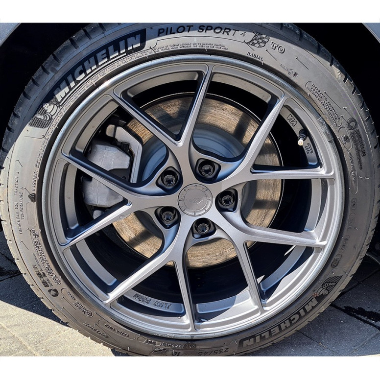 Sett med 4 Japan Racing JR SL01-felger til Tesla Model Y
