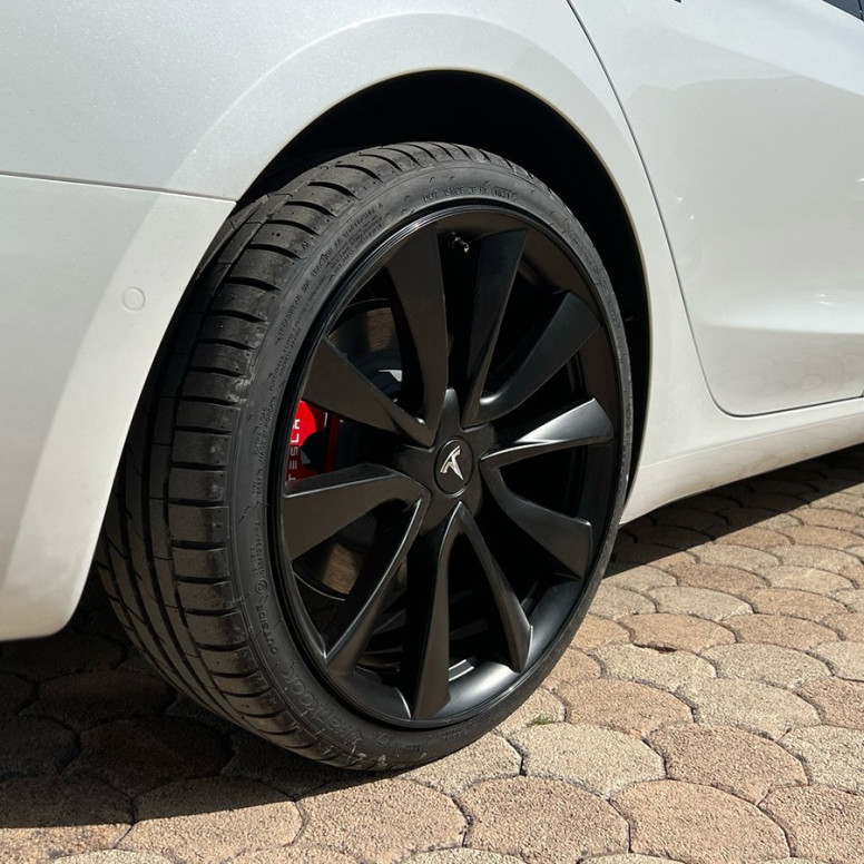 Tesla Model 3 Tesla Sada 4 19" alebo 20" športových kolies - a Model Y
