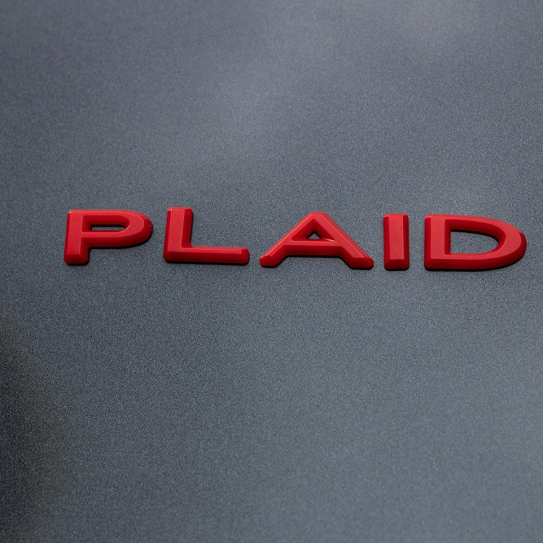Samolepiaci nápis s logom Plaid pre Tesla