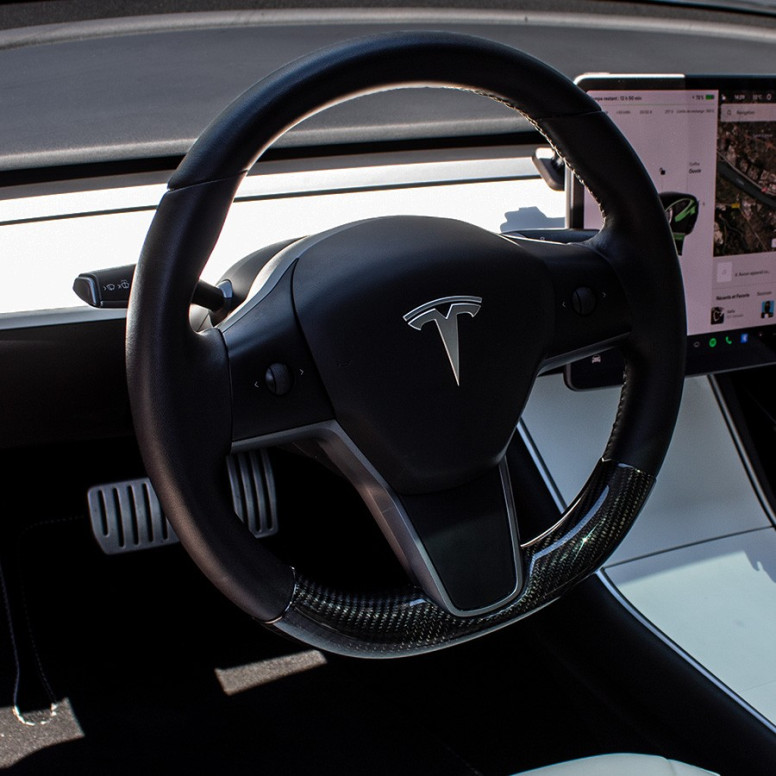Karbonowa wkładka na dolną część kierownicy - Tesla Model 3 i Y