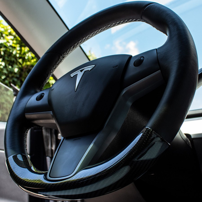 Karbonowa wkładka na dolną część kierownicy - Tesla Model 3 i Y