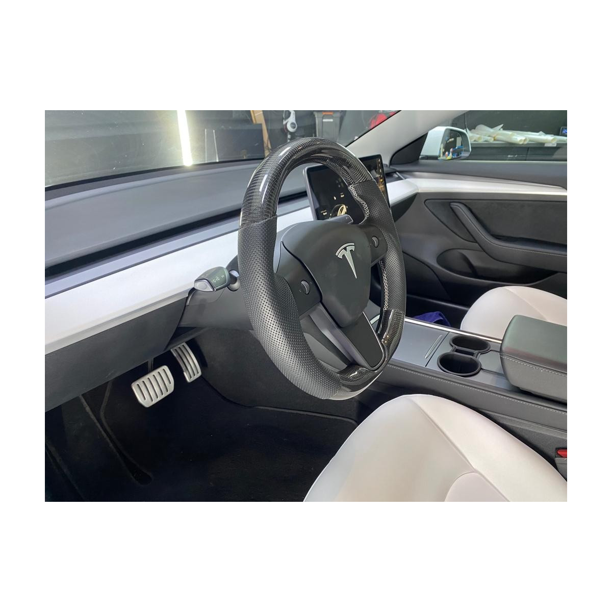 Volante personalizzato per Tesla Model Y