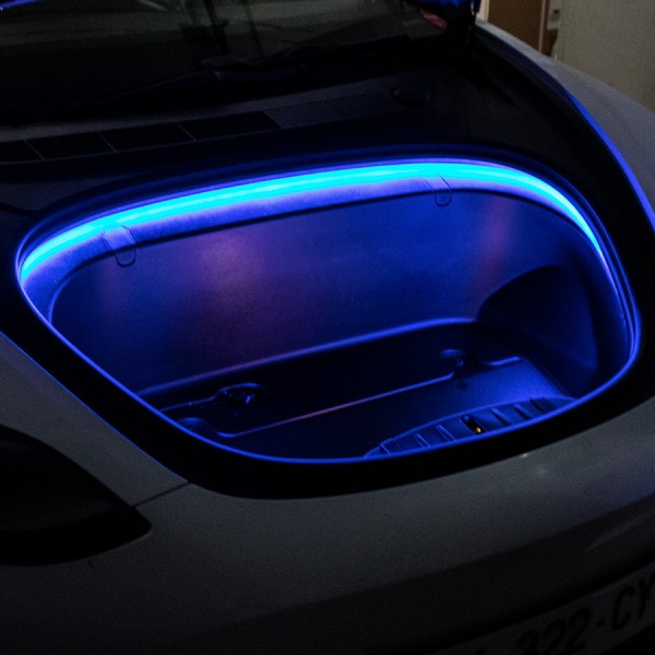 Iluminação envolvente de tronco de LED para Tesla