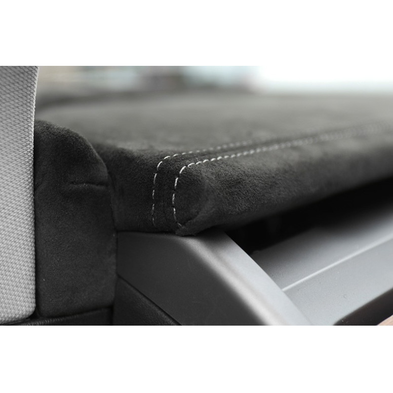 Aito Alcantara®-kangaskojelauta Tesla Model 3 ja Model Y