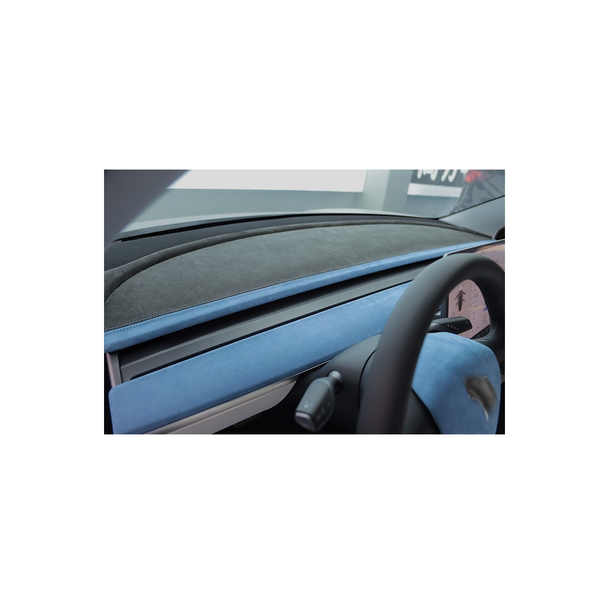 Aito Alcantara®-kangaskojelauta Tesla Model 3 ja Model Y