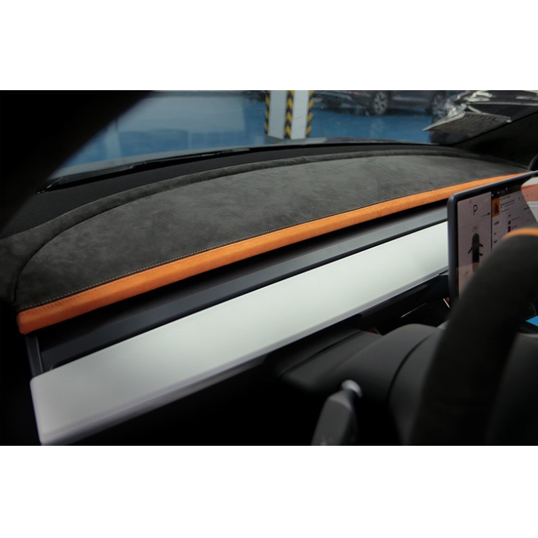 Aito Alcantara®-kangaskojelauta Tesla Model 3 ja Model Y