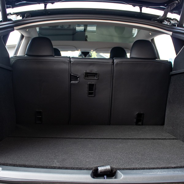 Seat back protection for rear seat - Tesla Model Y