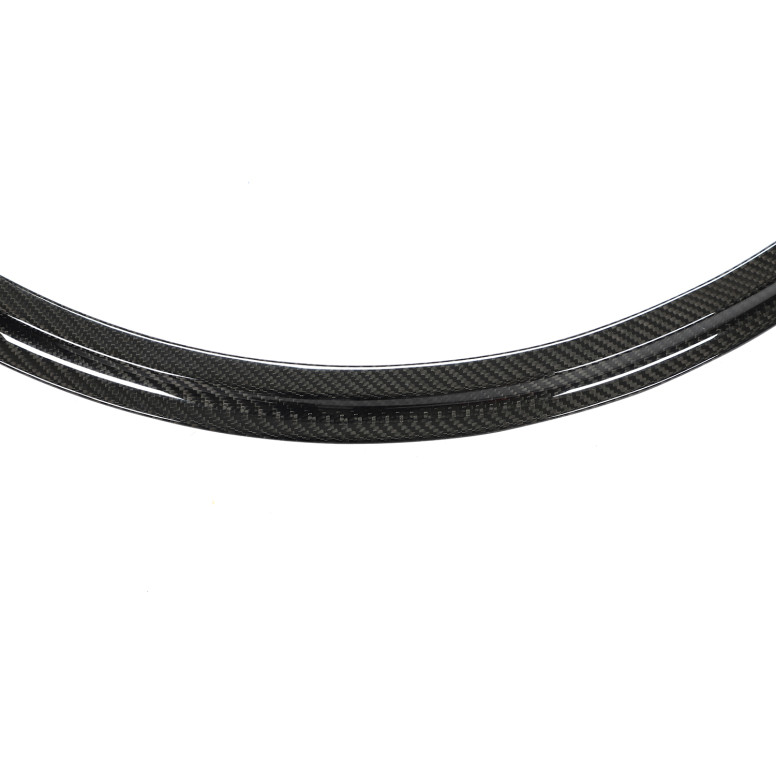 Extensii de aripi din carbon pentru Tesla Model Y