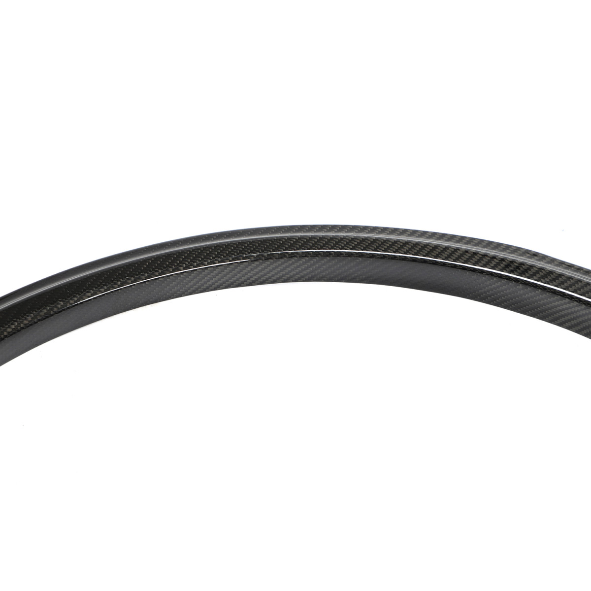 Extensii de aripi din carbon pentru Tesla Model Y