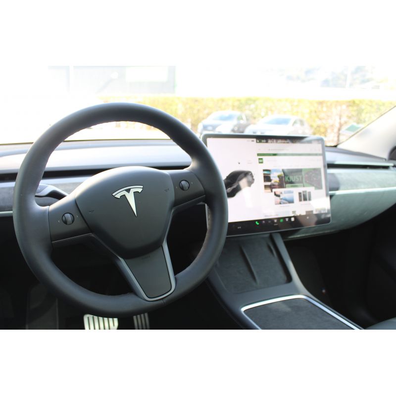 Real Alcantara® dashboard insert for Tesla Model 3 and Y