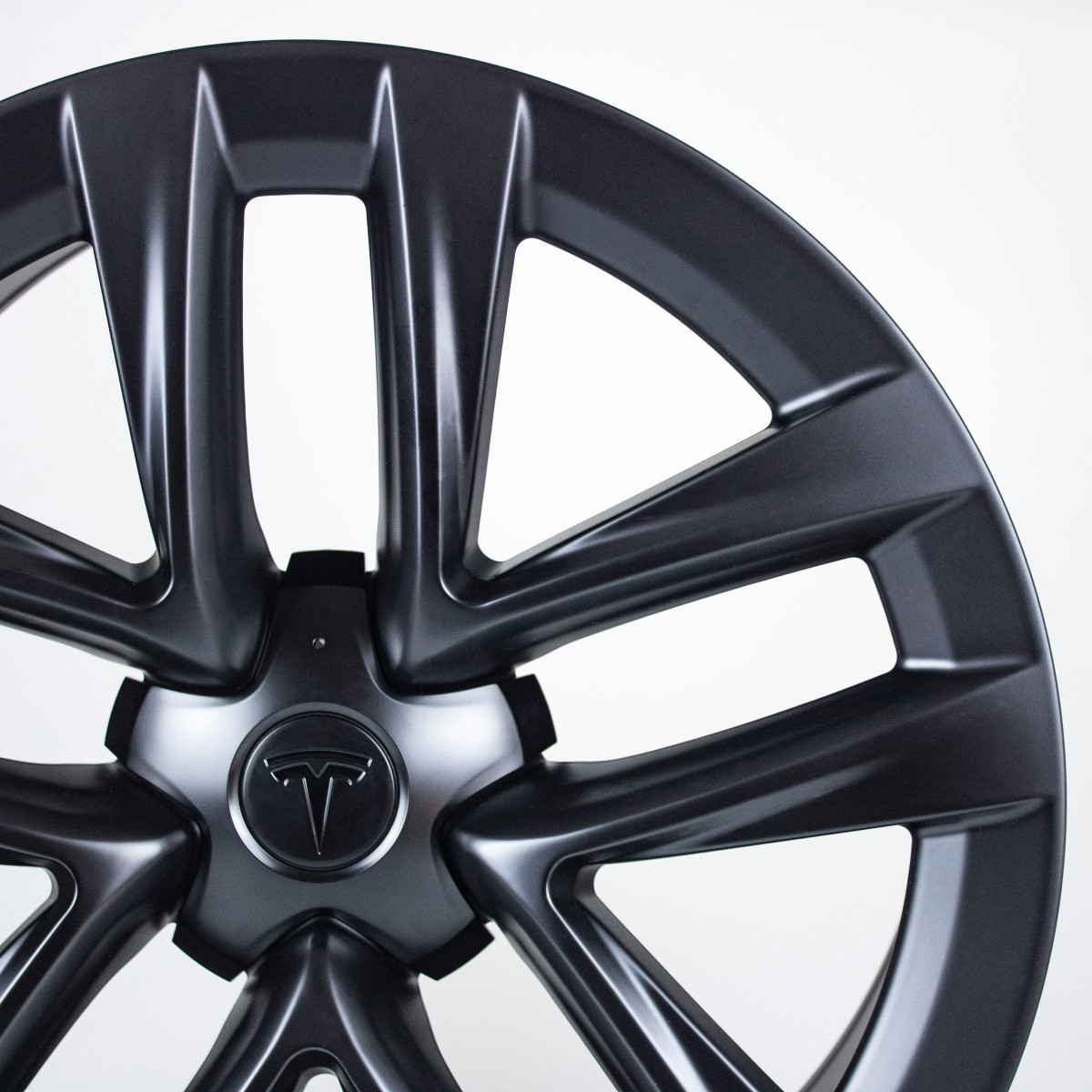 Winterkompletträder für Tesla Model S LR & Plaid – Arachnid-Felgen mit Reifen (4er-Set)