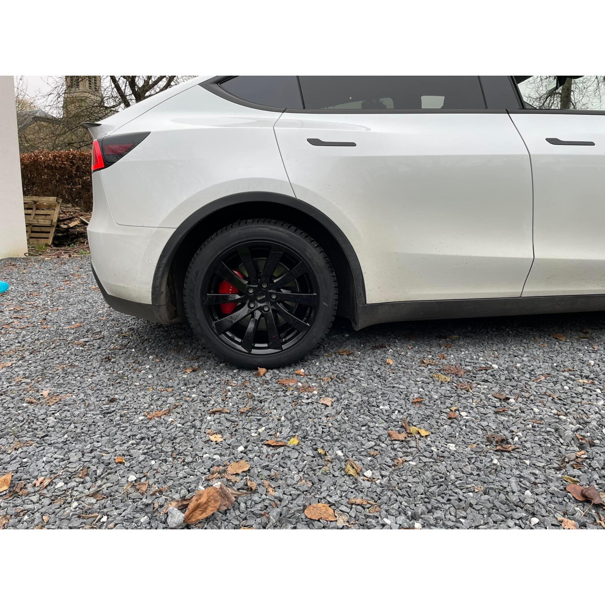 Winter Pack per Tesla Model Y - ruote PL06 e pneumatici Pirelli Winter Sottozero 3 Tesla (certificato TÜV)