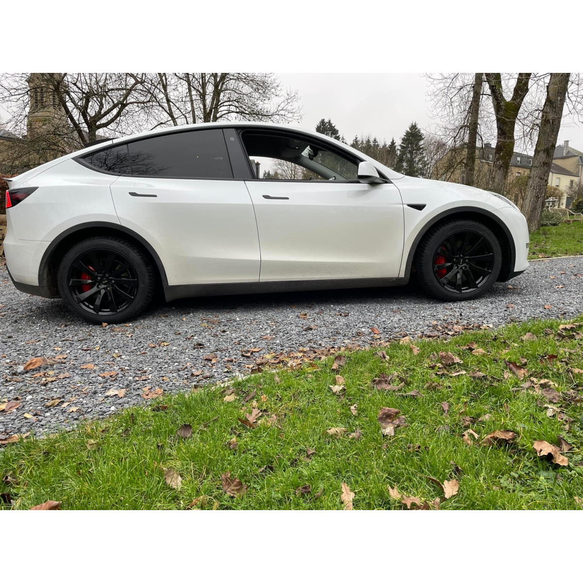 Winter Pack per Tesla Model Y - ruote PL06 e pneumatici Pirelli Winter Sottozero 3 Tesla (certificato TÜV)