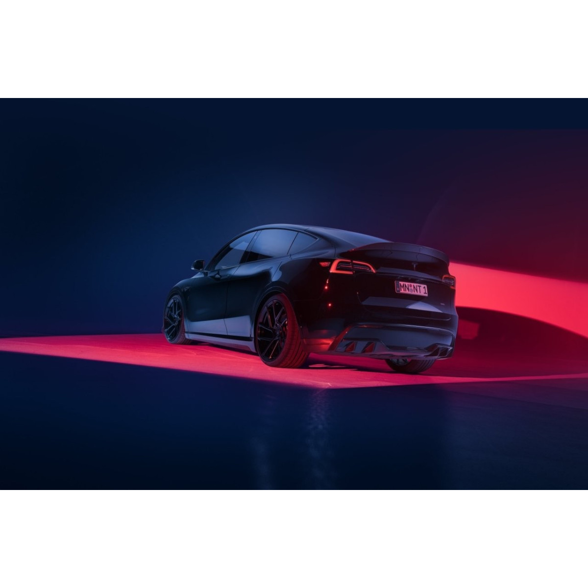 Novitec®-bagdiffusor i kulfiber til Tesla Model Y
