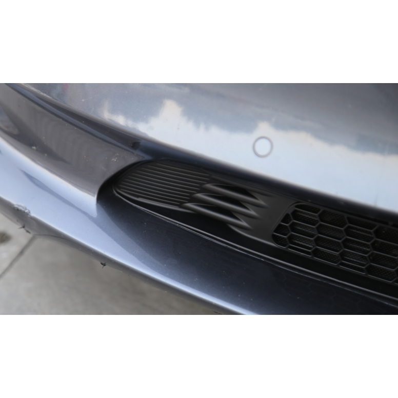 Puskurin jäähdyttimen suojus Tesla Model 3